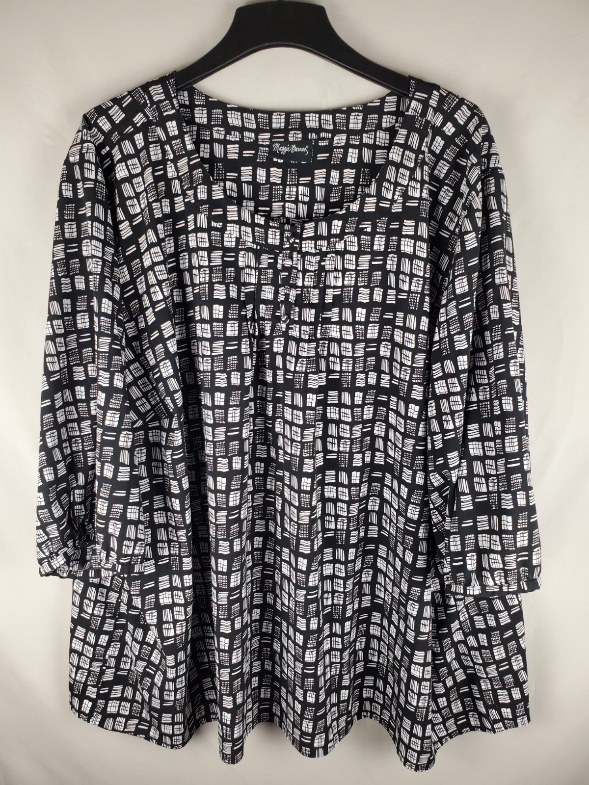 Maggie Barnes Size 4X Black White Grid Print Blouse Tunic V-Neck