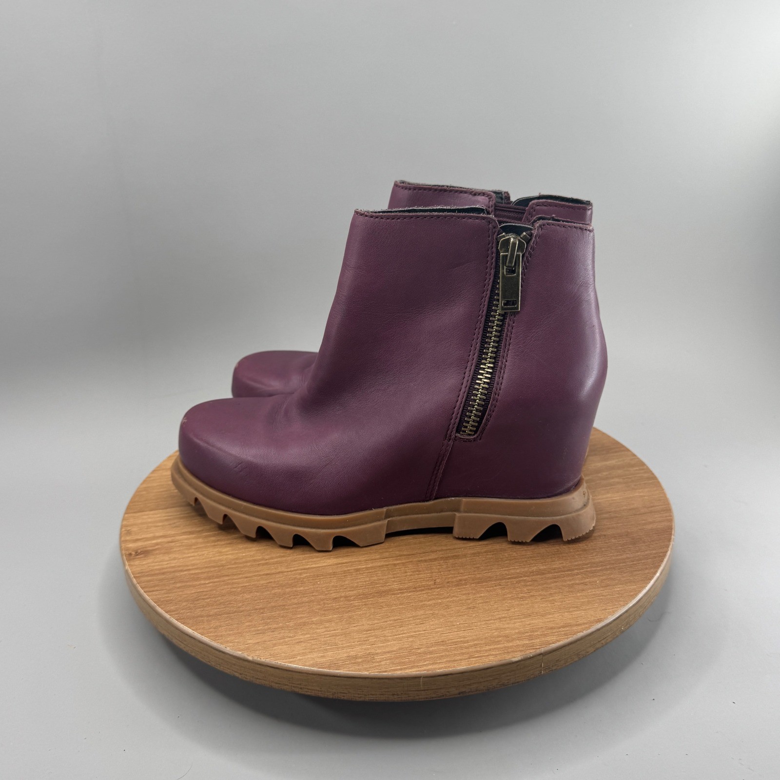 Sorel Joan of Arctic Wedge III Zip Bootie 6 Purple Leather Gorpcore Urban Rugged