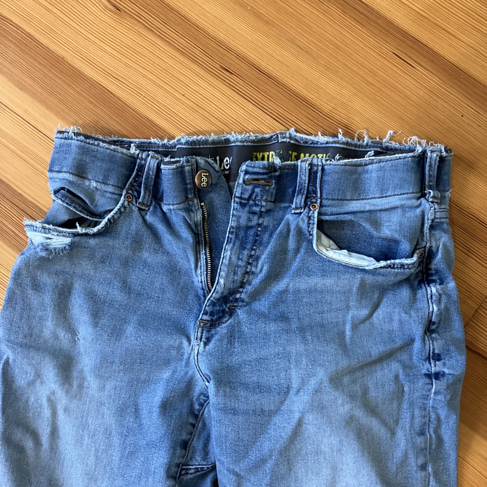 Men’s Lee Extreme Motion Straight Leg Jeans- 36 x 29 Worn and Weathered