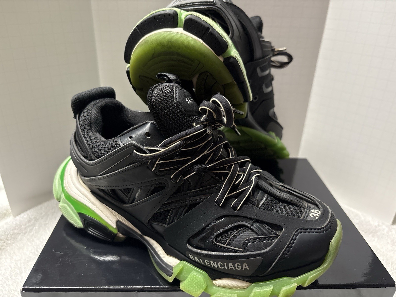 Balenciaga Men’s Low Top Lace Up Sneakers Black/Green Solid Rubber Outsole