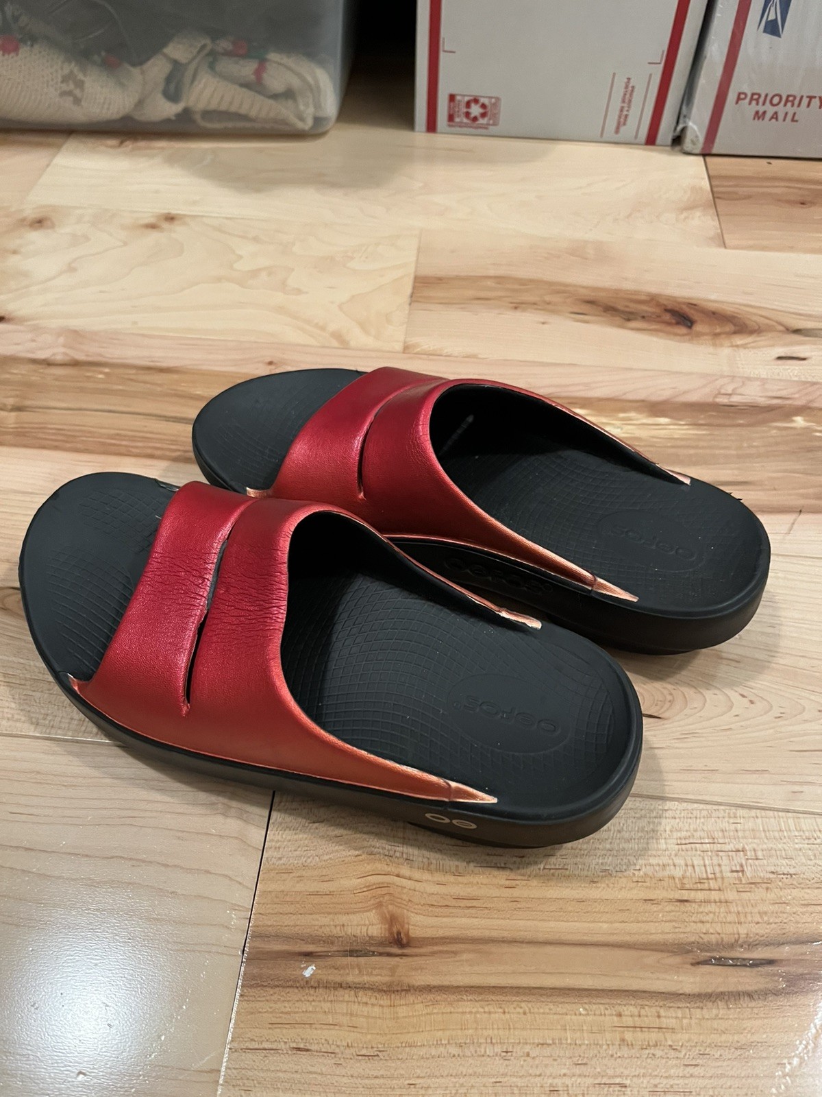 OOFOS OOAHH Luxe Slides Red Orange Slip On Comfort Recovery US M6/W8 EU 39