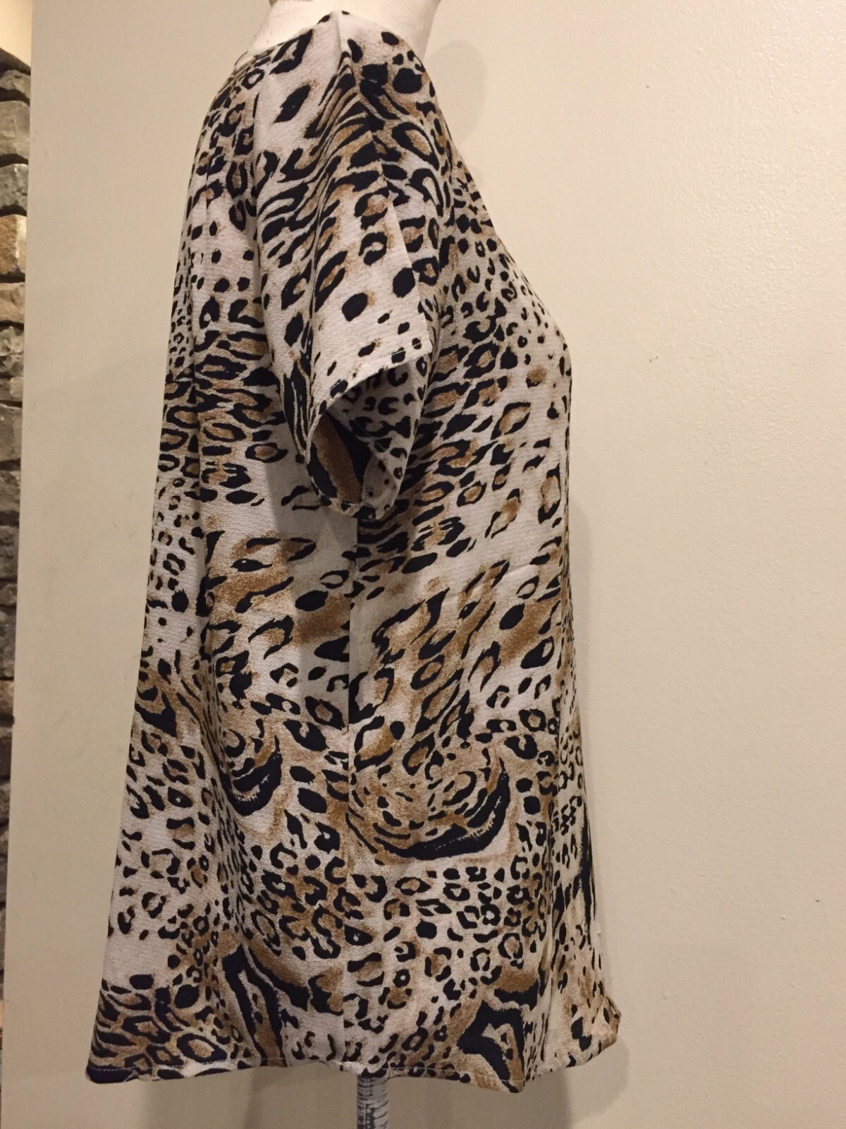 New Direction Animal Print Blouse, SZ 8, Pullover Top, V-neckline, NWT