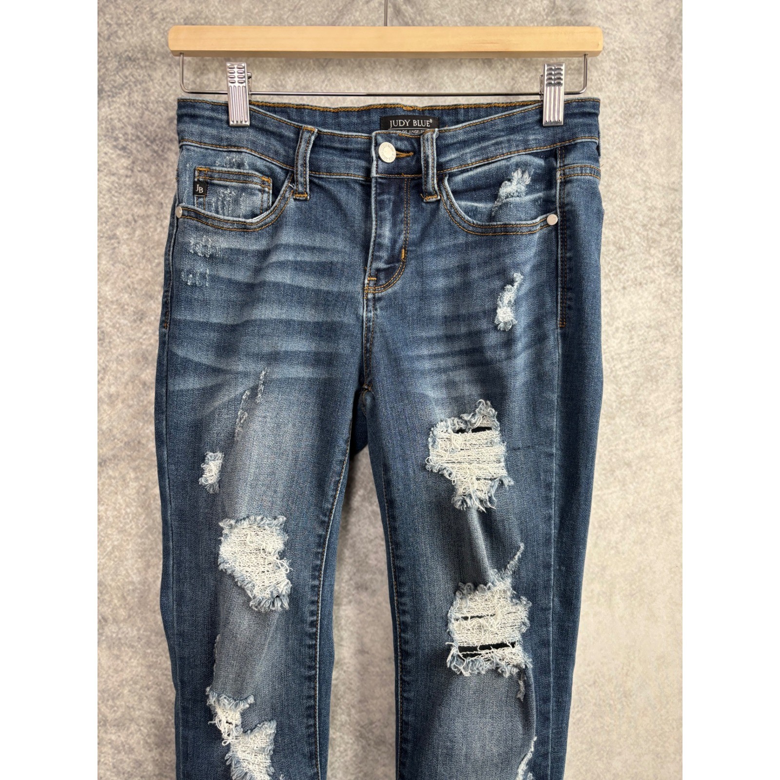 Judy Blue Women’s Skinny Fit Distressed Medium Wash Jeans Size 5 / 27