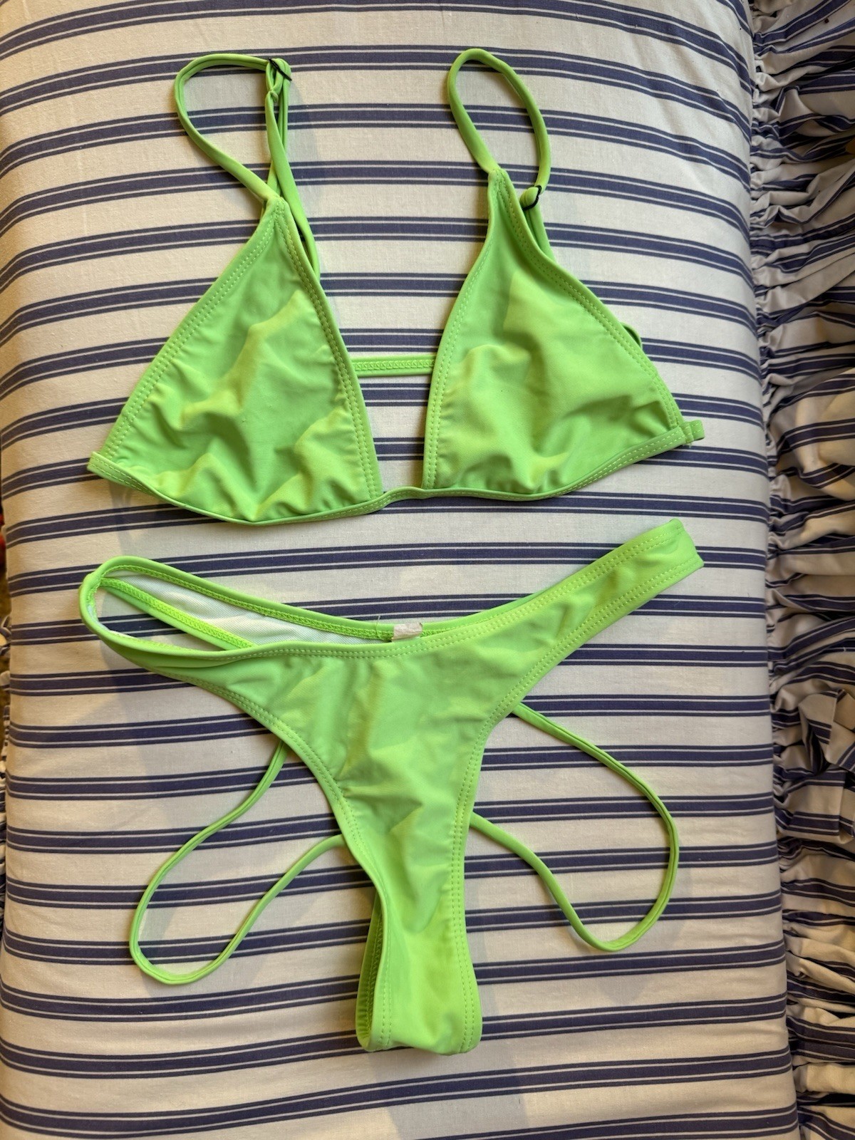 Neon Green Strappy Bikini Set size M 80% nylon 20% spandex pre-owned + Gift