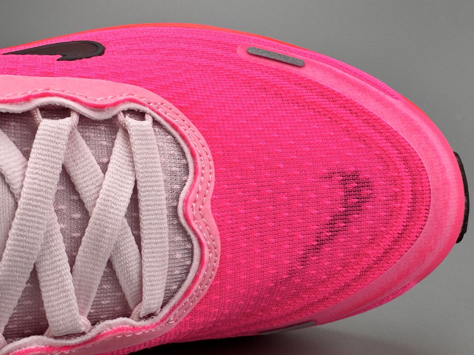 Vomero Plus Hyper Pink Bright Crimson HV8154-604