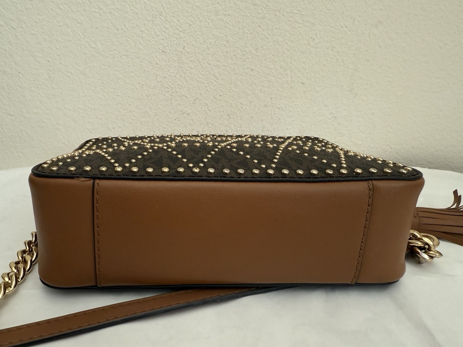 Pre-Owned Michael Kors Studded Logo Camera Crossbody Bag 32F7GGNM2V Brown