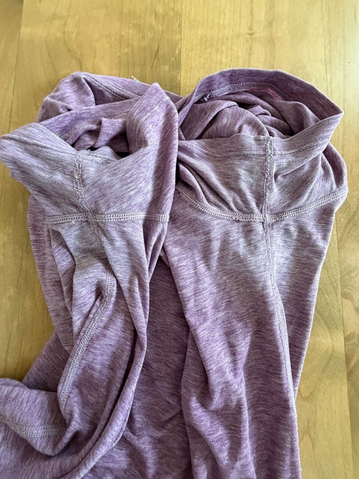GapFit Breathe V-Neck Short Sleeve Tee in Chic Plum Med
