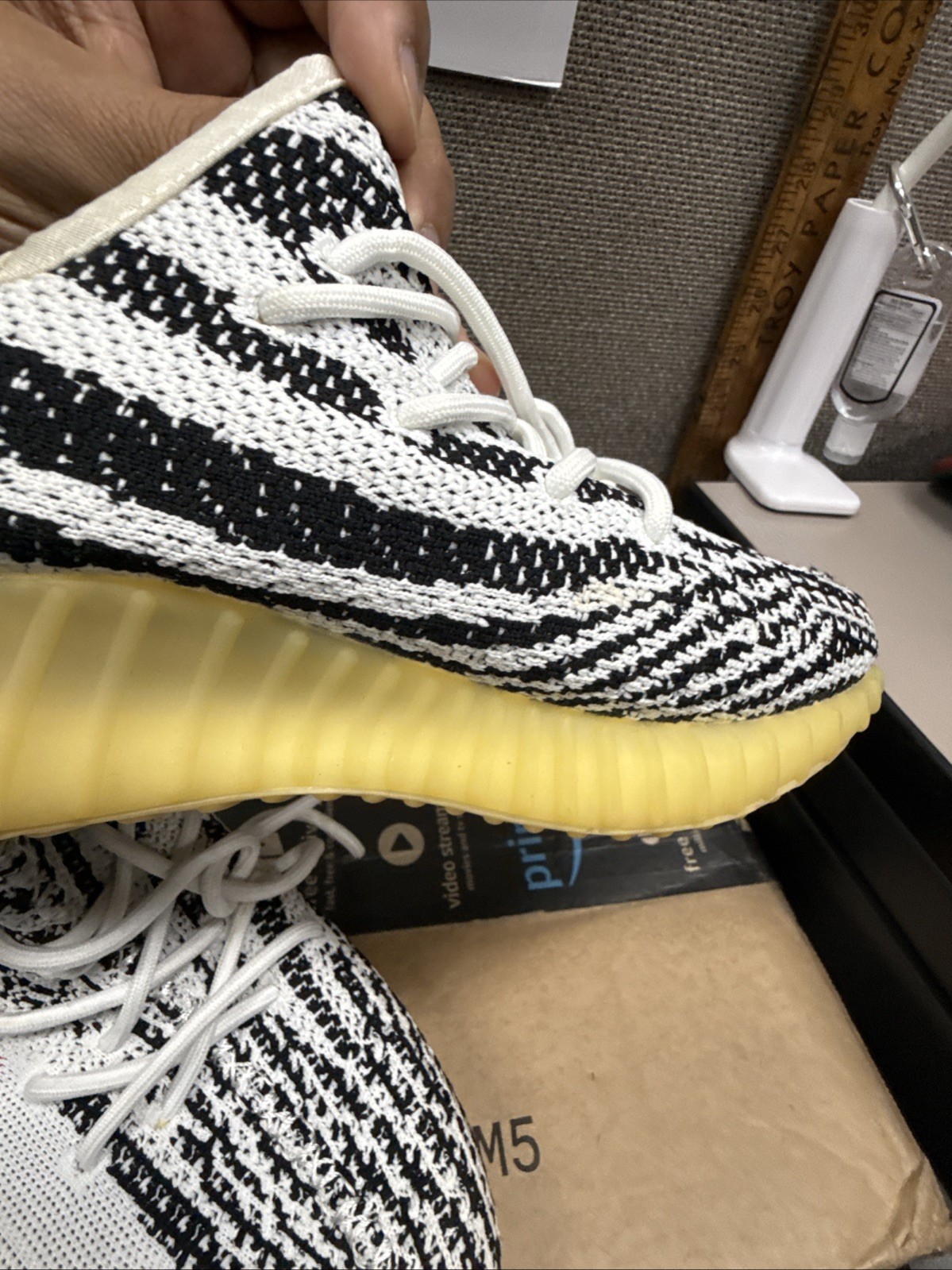 adidas Yeezy Boost 350 V2 Zebra White/Black Striped Low Top Sneakers Mens 7