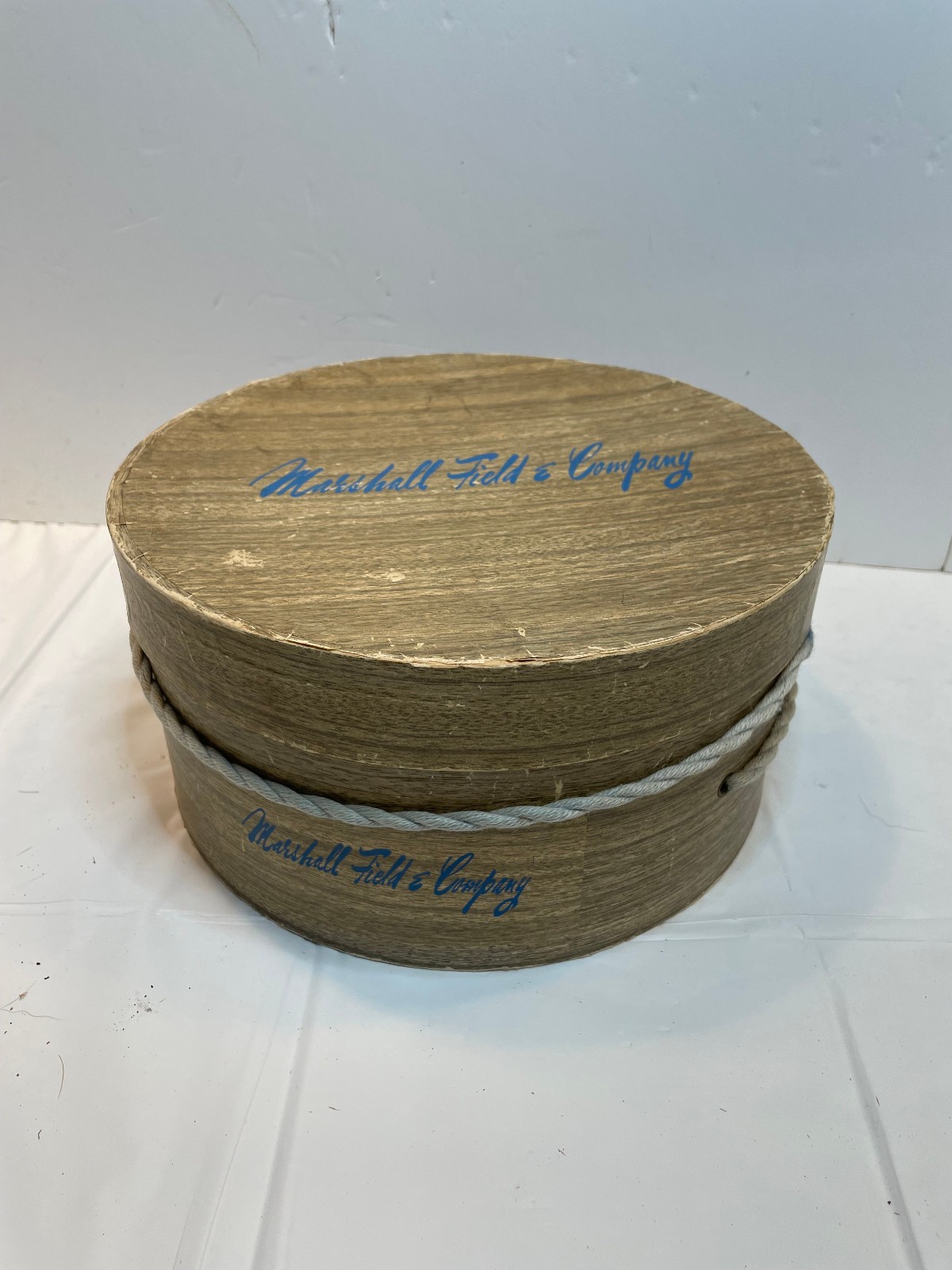 Vintage Marshall Field & Company Hat Box Department Store 10.25 x 5