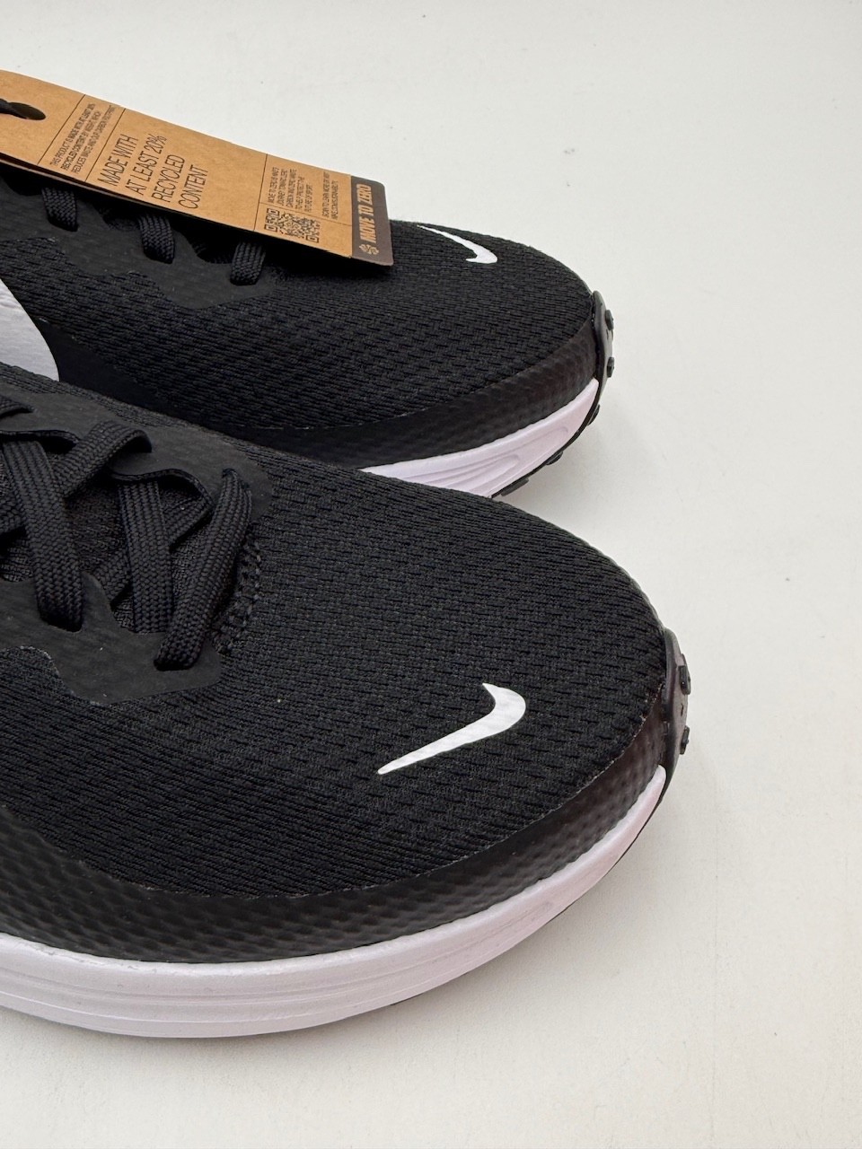 Nike REVOLUTION 8 Unisex NEW Running Sneaker Black US Size W:9.5/M:8