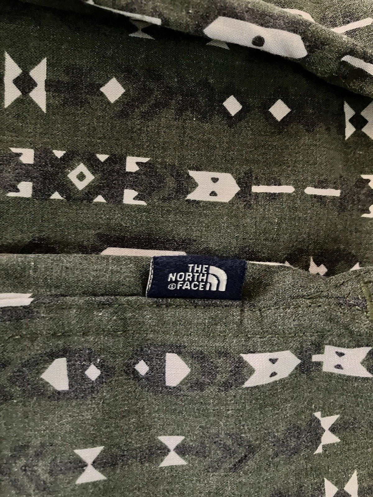 THE NORTH FACE Mens Green Aztec Print SS Cotton Poly Button Up Blend Shirt SZ XL