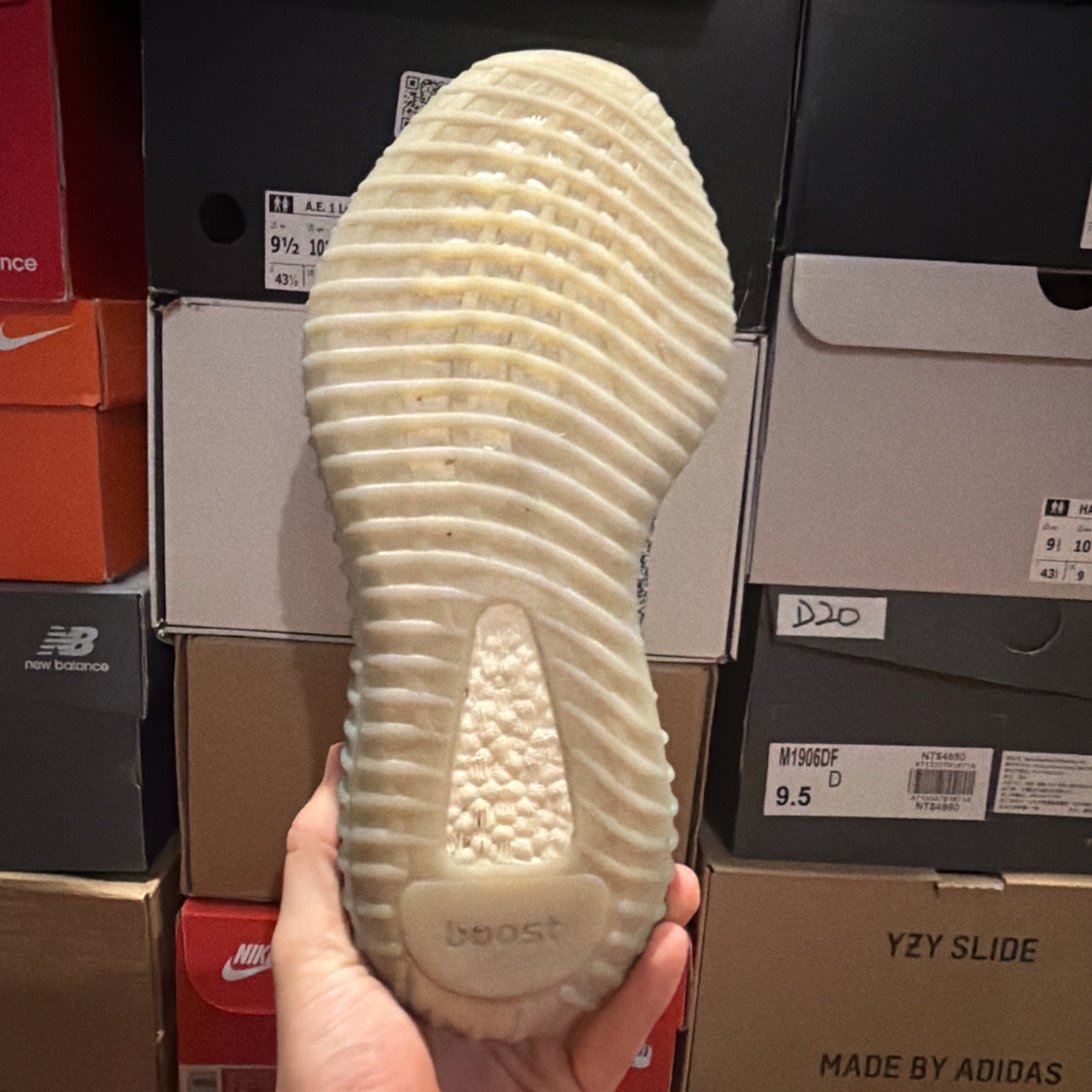 adidas Yeezy Boost 350 V2 Men’s Size 9 Ash Blue, GY7657