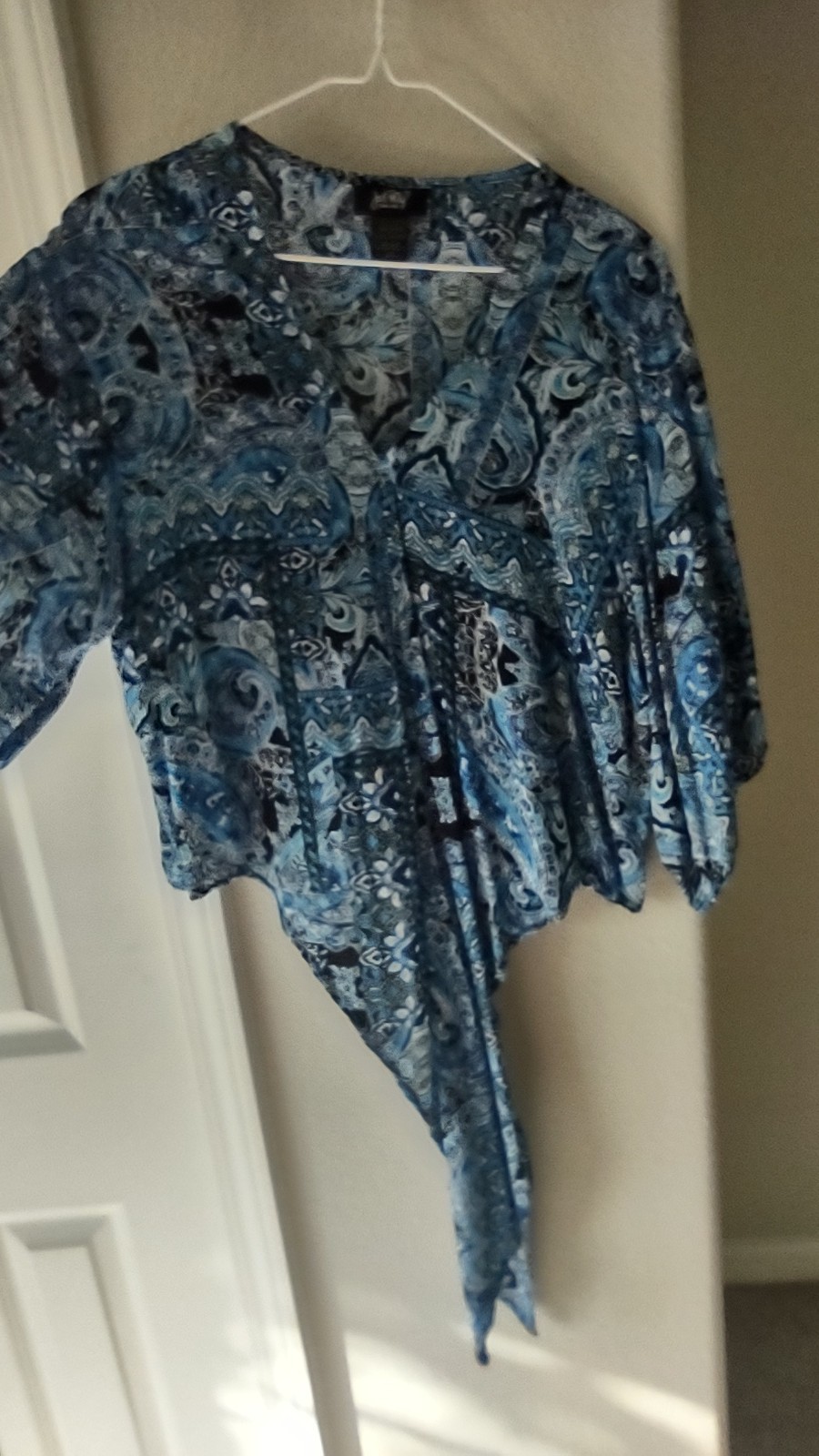 Just Polly New York Blue Paisley Rayon V-Neck 3/4 Sleeve Blouse XS