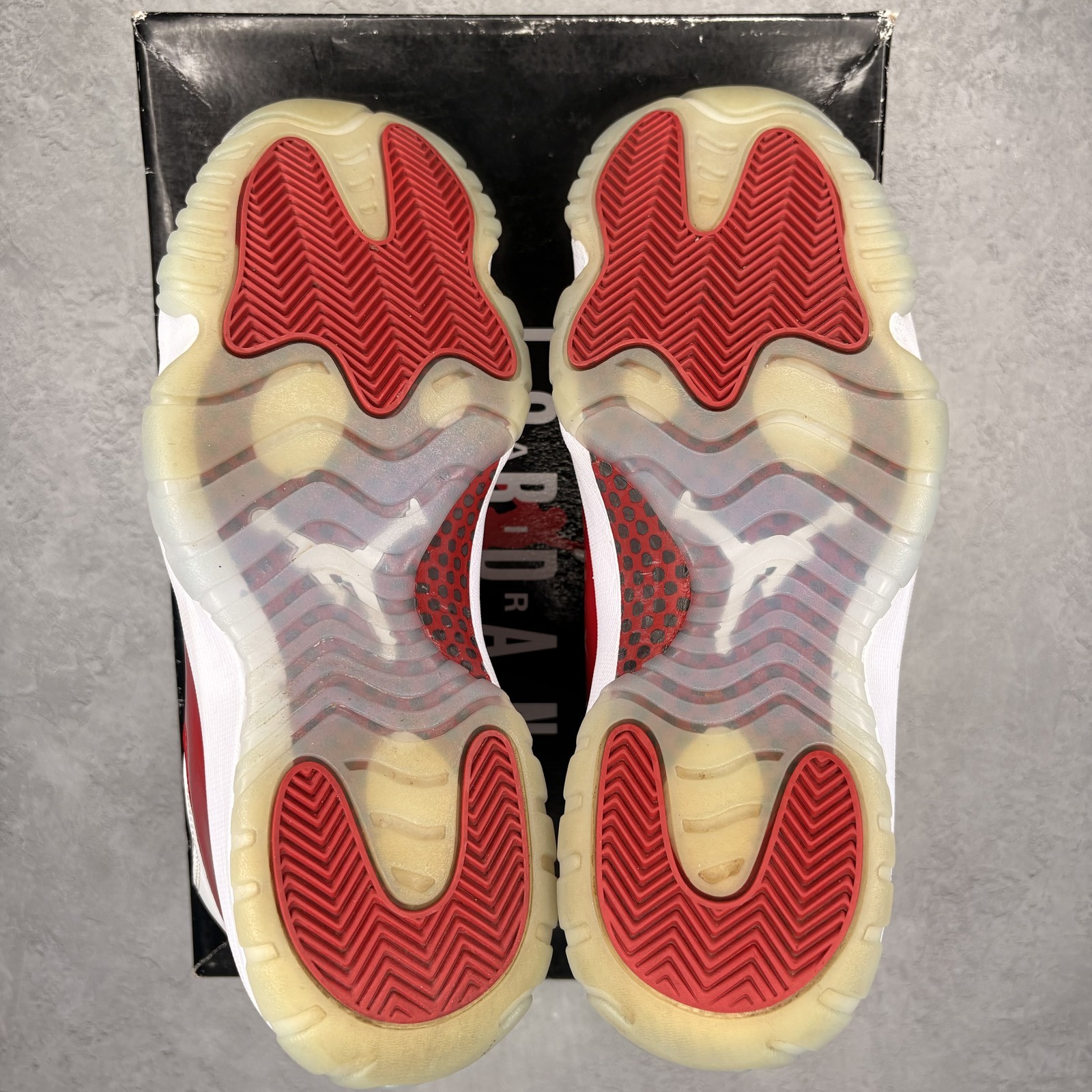 10M/11.5WJordan 11 Retro Cherry (2022) *pre-owned* SIZE 10CT8012-116Pre-Owned