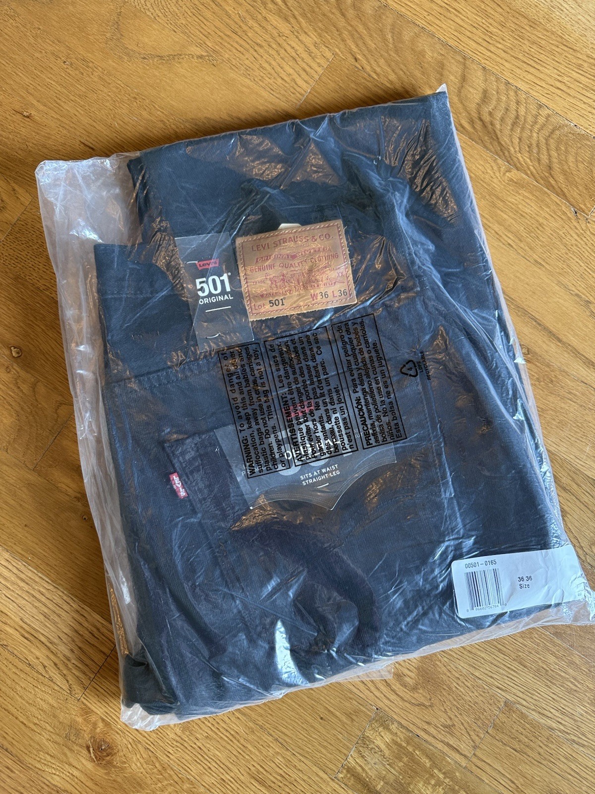 Levis 501 Mens Jeans Original Shrink To Fit Black Button Fly – Size 36 x 36