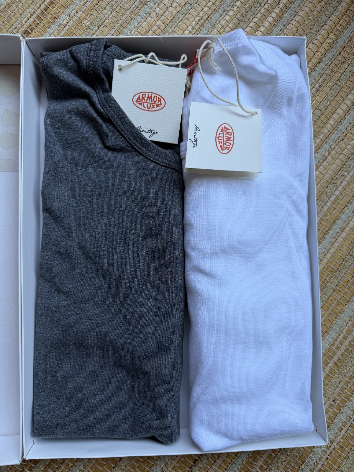 ARMOR LUX 2-Pack Heritage Crew Neck Shirt White and Grey Men’s Size M – New