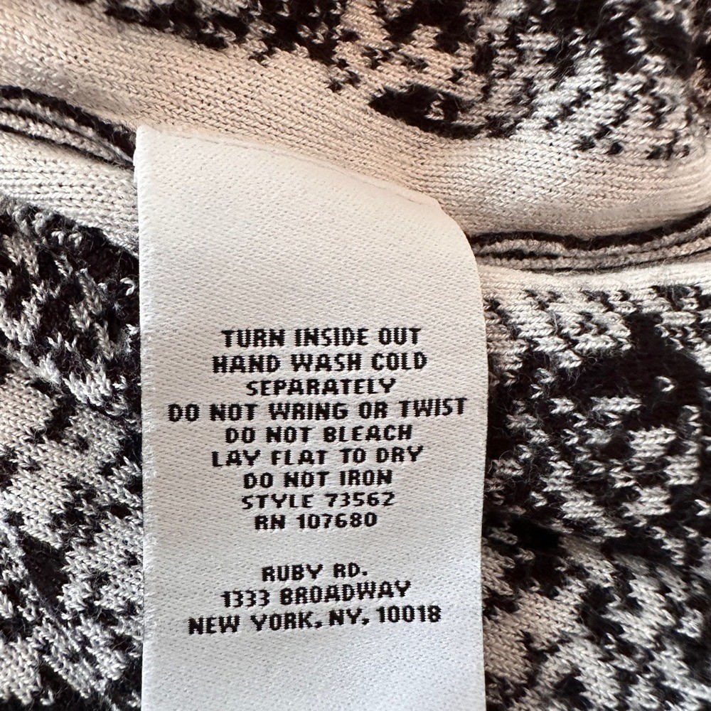 Ruby Rd. Monochrome Knit Fabric pullover size XL womens