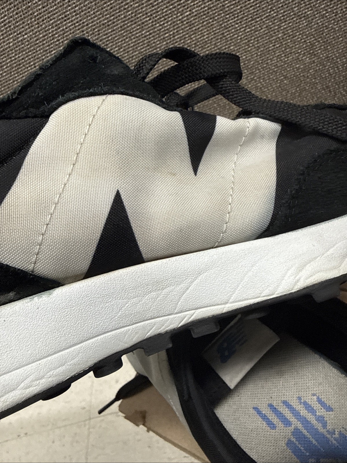 New Balance 327 Black White Suede Nylon Mens 12D Sneakers Athletic Sneakers