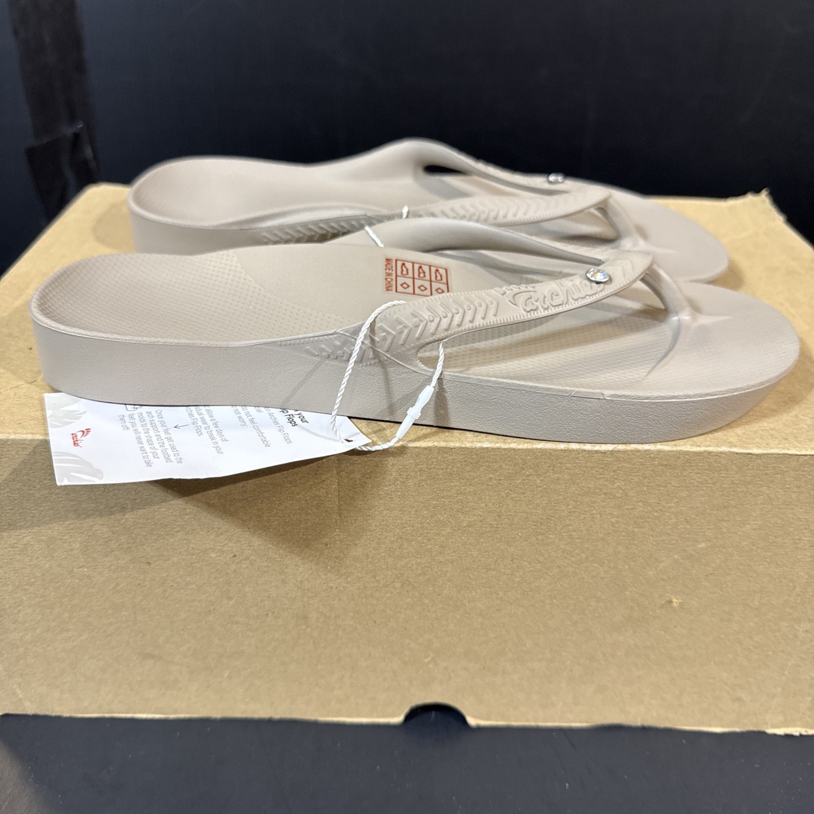 Archies Arch Support Flip Flops Sandals Crystal Tan Sz Men’s 7 Women’s 8 NWT
