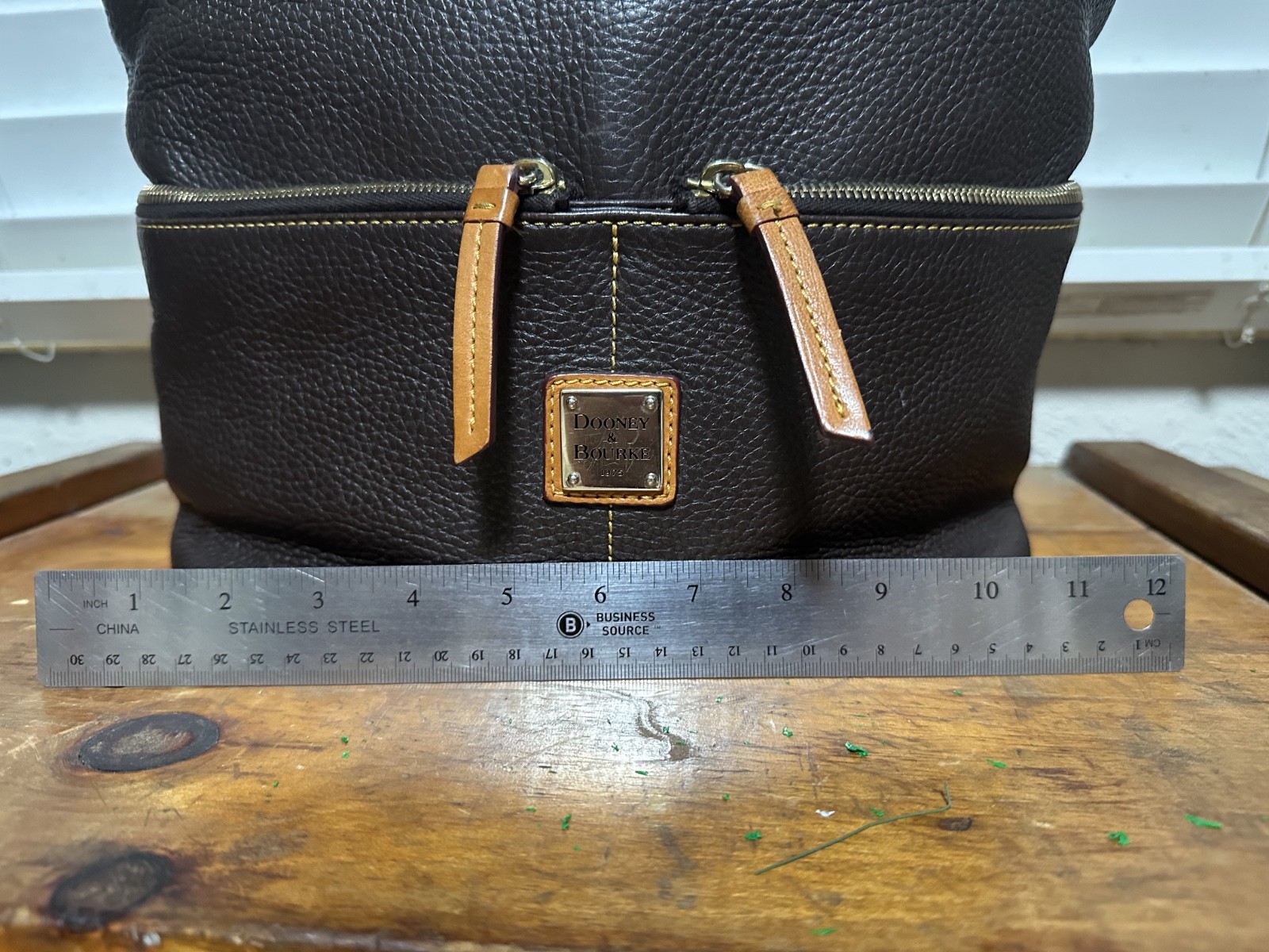 Dooney and Bourke Shoulder Bag – Leather Good Condition