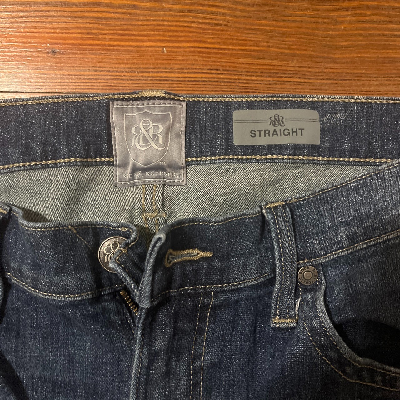 Rock & Republic Jeans Mens 36×32 Straight Leg Dark Wash Blue DenimDistressedFade