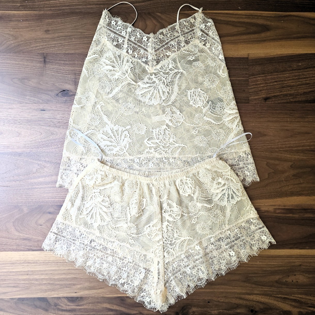 Tadashi Shoji Intimate Lace Cami Tap Shorts Pajama Set Ivory Bridal Sz XS