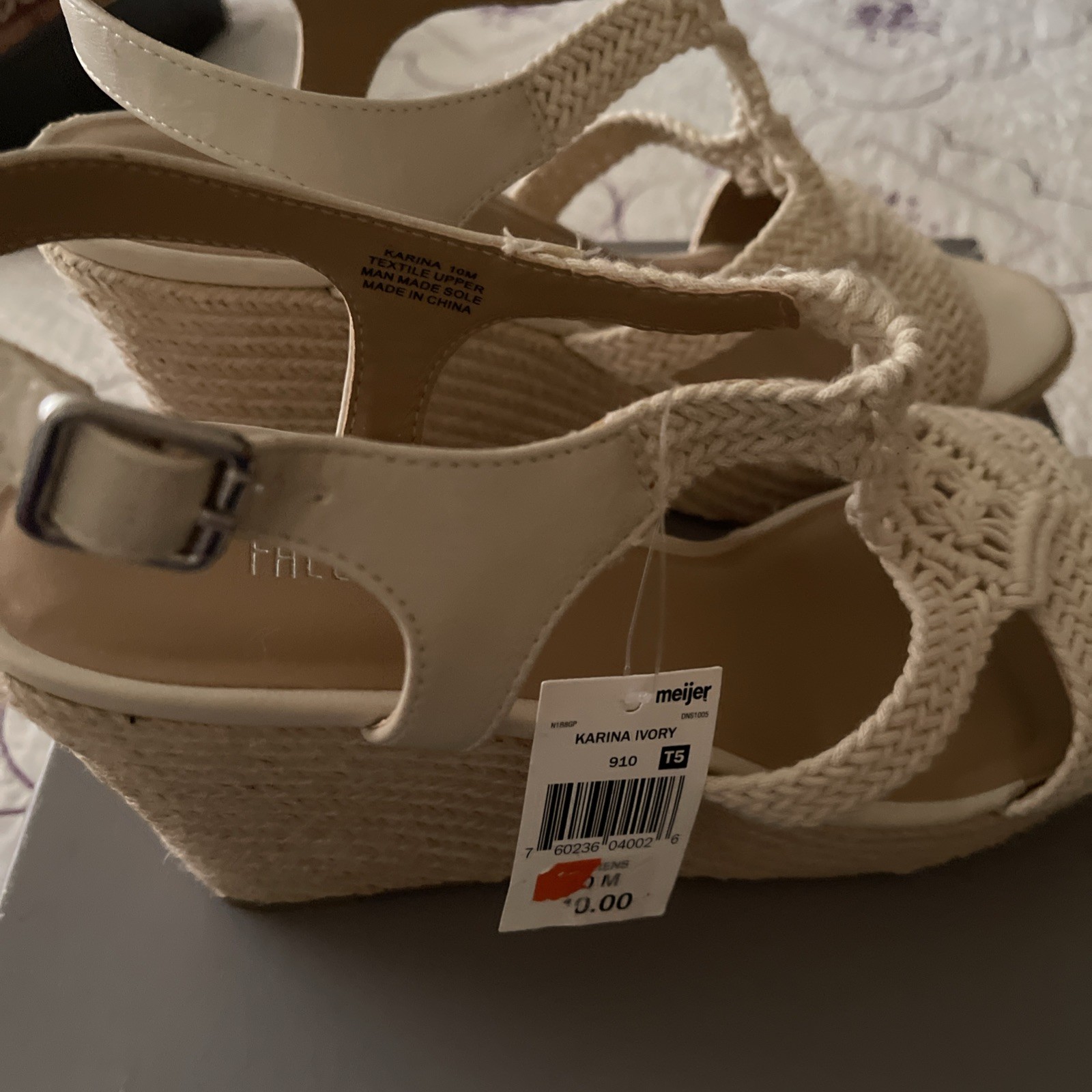 New Falls Creek 10 M Ivory Sandles