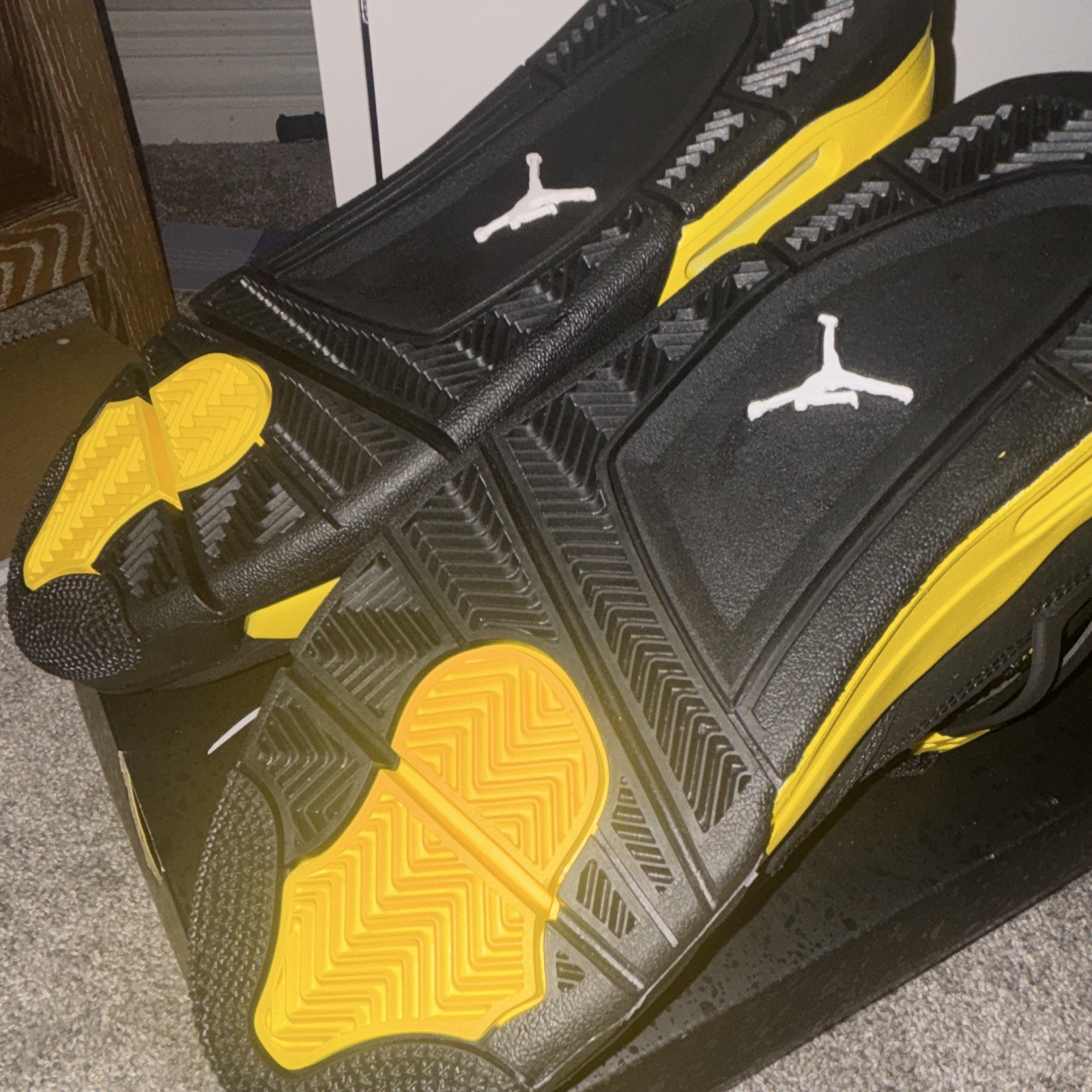 Jordan Air Jordan 4 Retro Thunder Black/Yellow Men’s Mid Top Basketball Sneaker