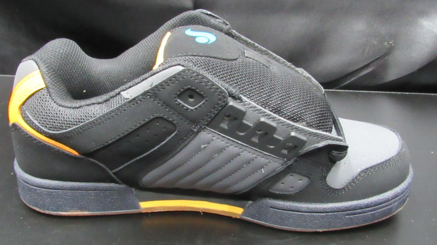 DVS Skateboard Shoes Celsius Black/Orange/Blue MEN’S 8.5