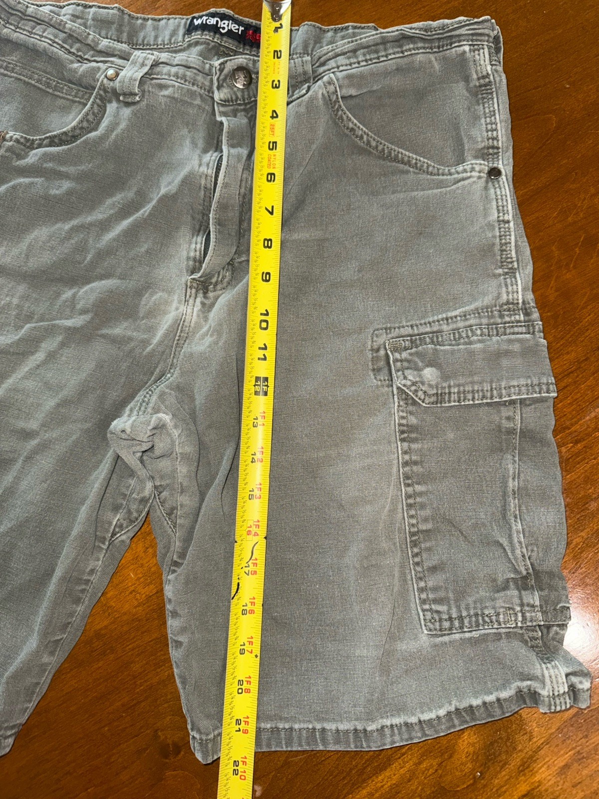 Wrangler Riggs Workwear Men’s Gray Canvas Cotton Cargo Shorts 10″ Inseam