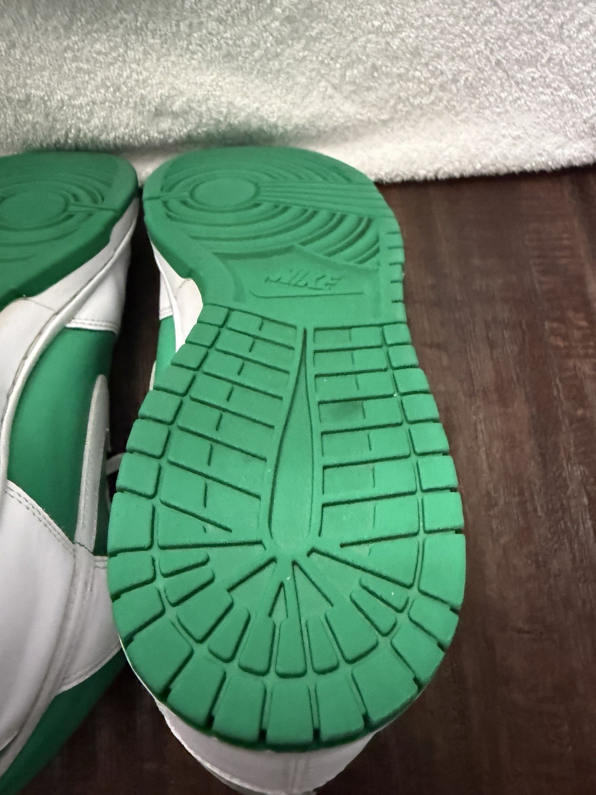 Size 10 – Nike Dunk High White Stadium Green
