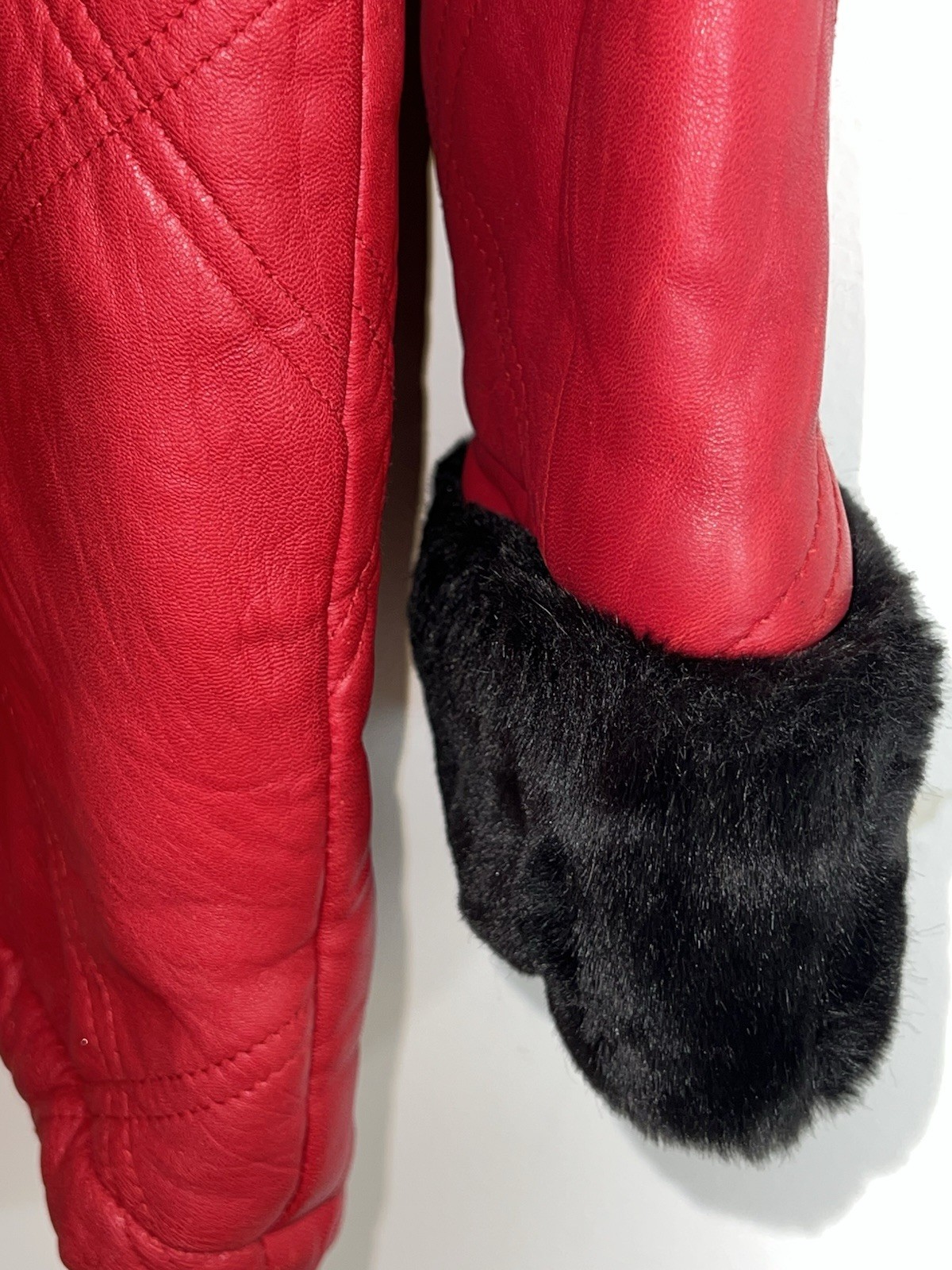 NWT Jacqueline Ferrar Red Quilted Leather Coat Jacket Black Fur Trim Womens L