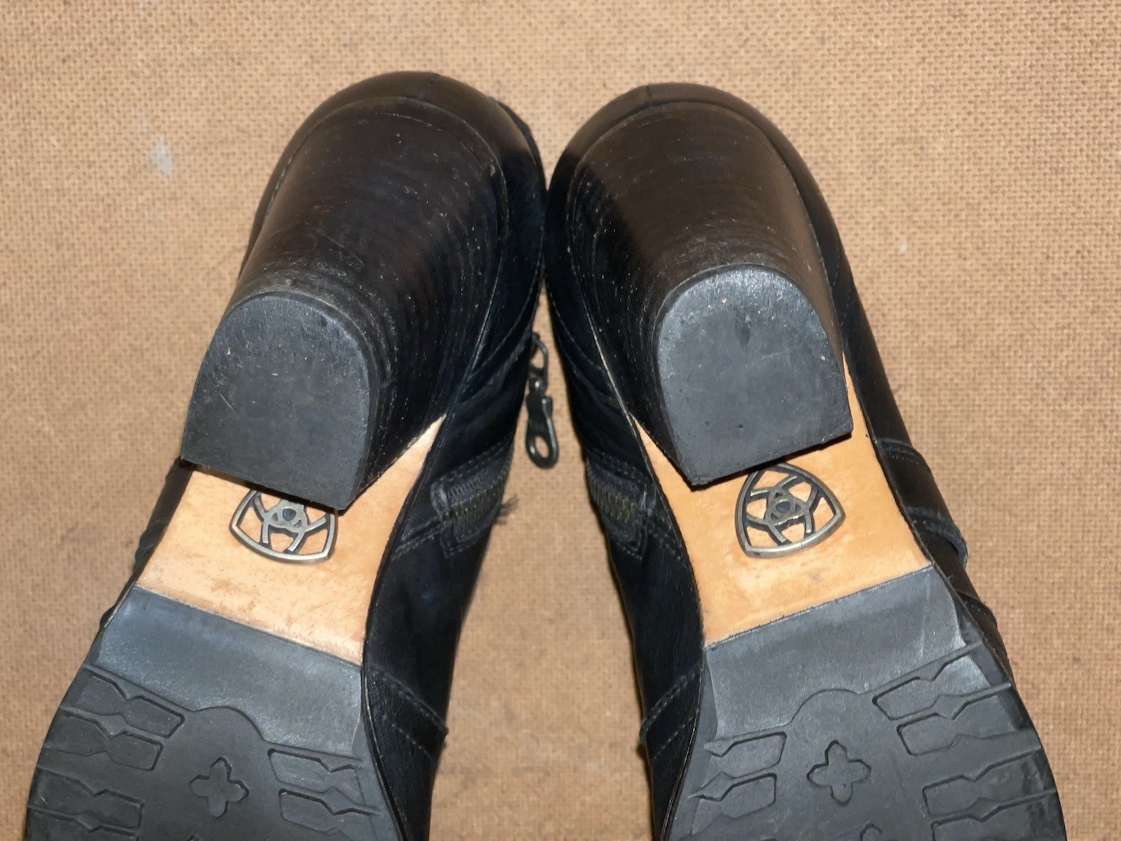 Ariat 450003278 Size 36.5M / US 6B Women’s Black Leather Zip Side Bootie Shoes