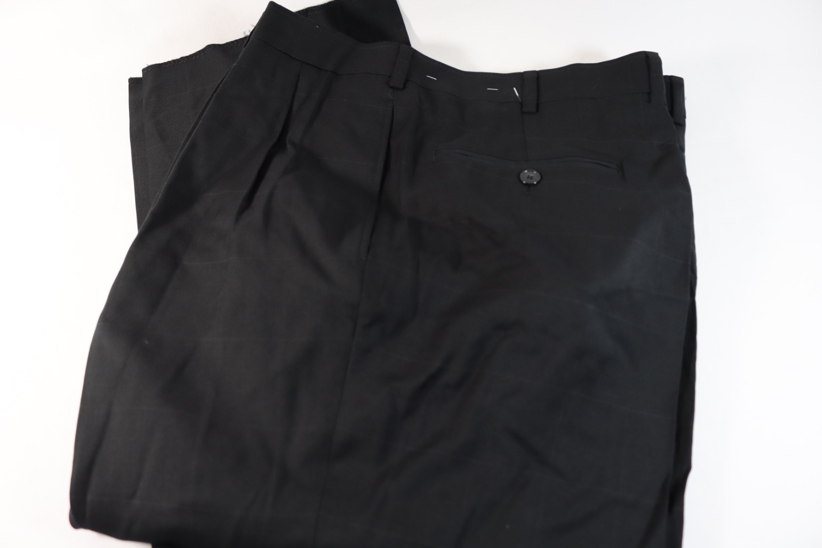 JOS A BANK Dress Pants Mens Size 40 Reg Black Slacks Windowpane Pleated Unhemmed