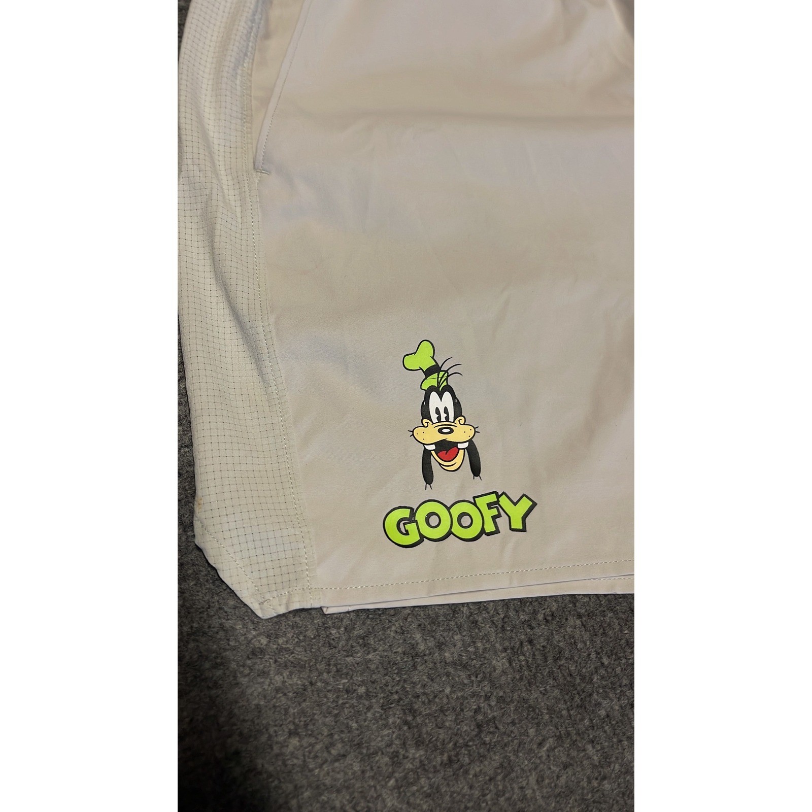 Outdoor Voices Disney Mickey & Co Goofy Shorts Mens Large Bone Athletic Running