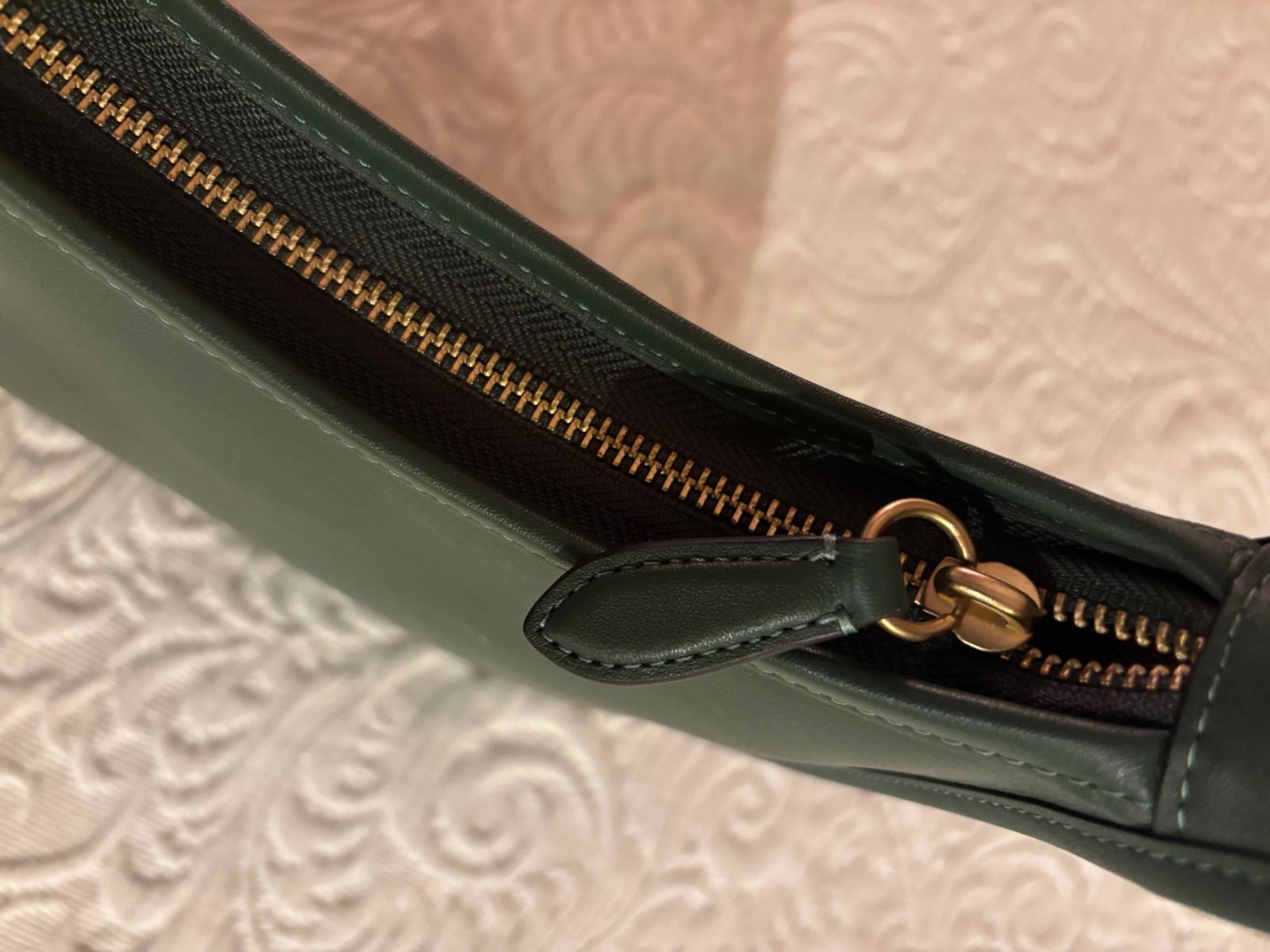 Coach Curve Zip Bag in Hunter Green