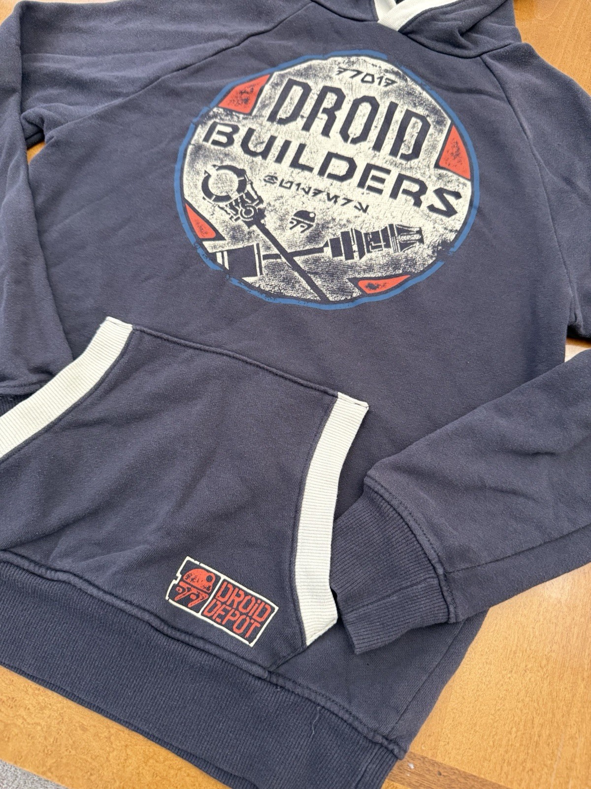 Star Wars Droid Builders Galaxy’s Edge Depot Pullover Hoodie Men’s Size Small