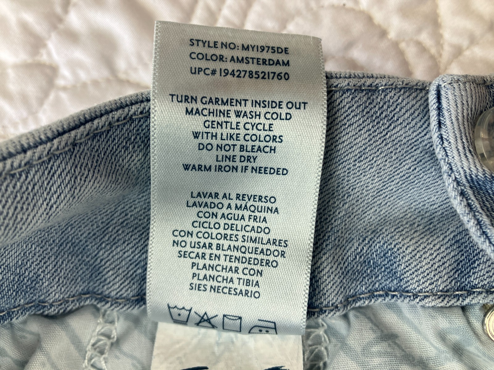 Seven7 Women’s Jeans Size 4 Distressed Straight Stretch Light Wash Raw Hem