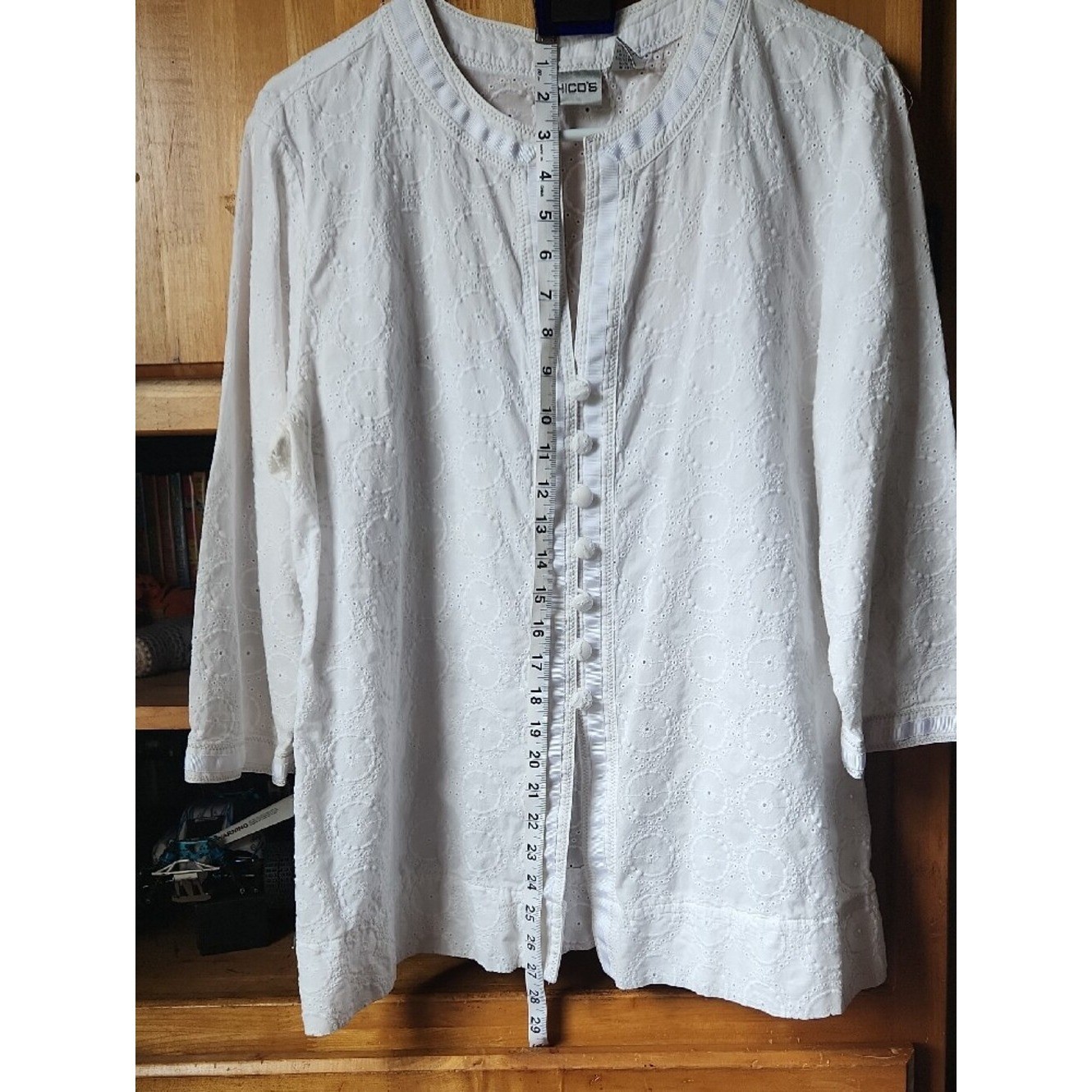 Chico’s White 100% Cotton Embroidered V-Notch Button-Front Shirt, Sz 3.