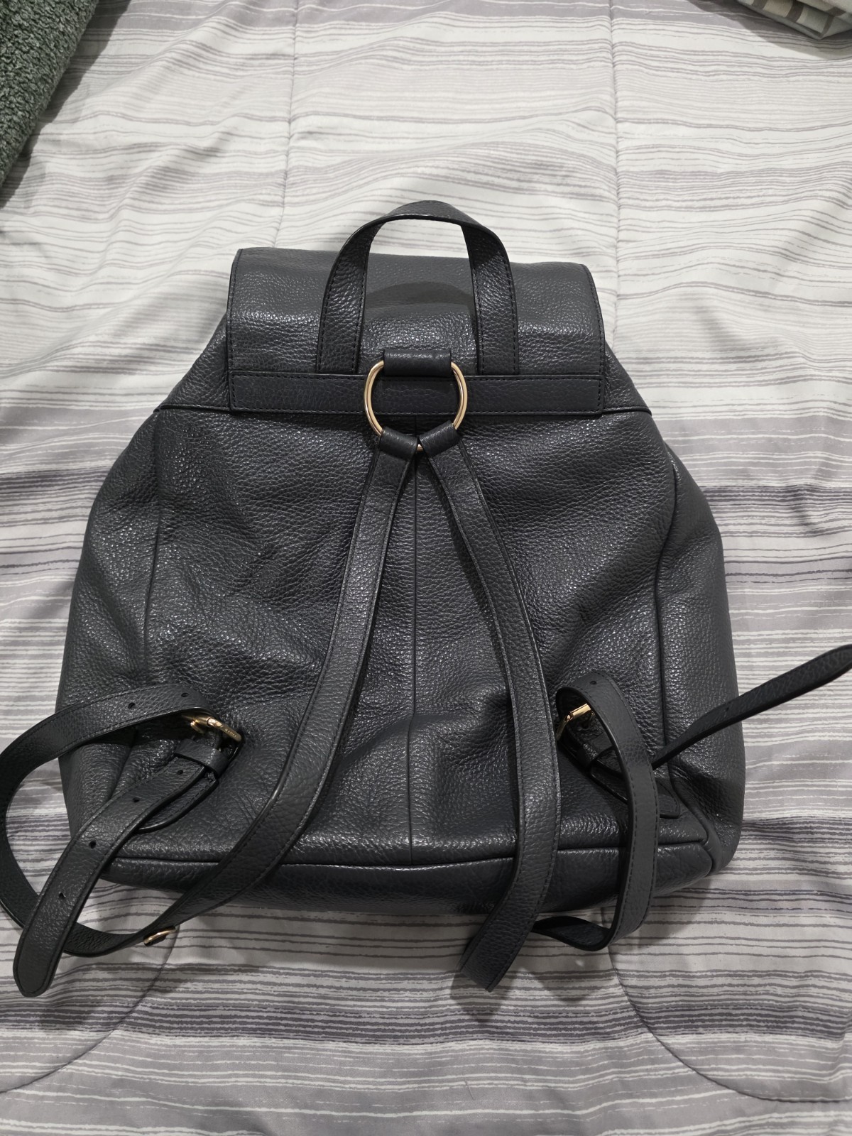 Coach Black Pebbled Drawstring Backpack Turn Lock Pockets Gold Hardware Women
