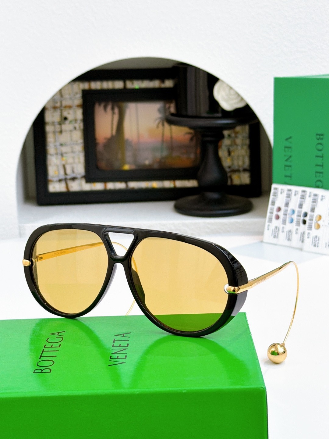 BOTTEGA VENETA 1436 DROP BV1436S Metal Gold Black Unisex Oversized Sunglass 001
