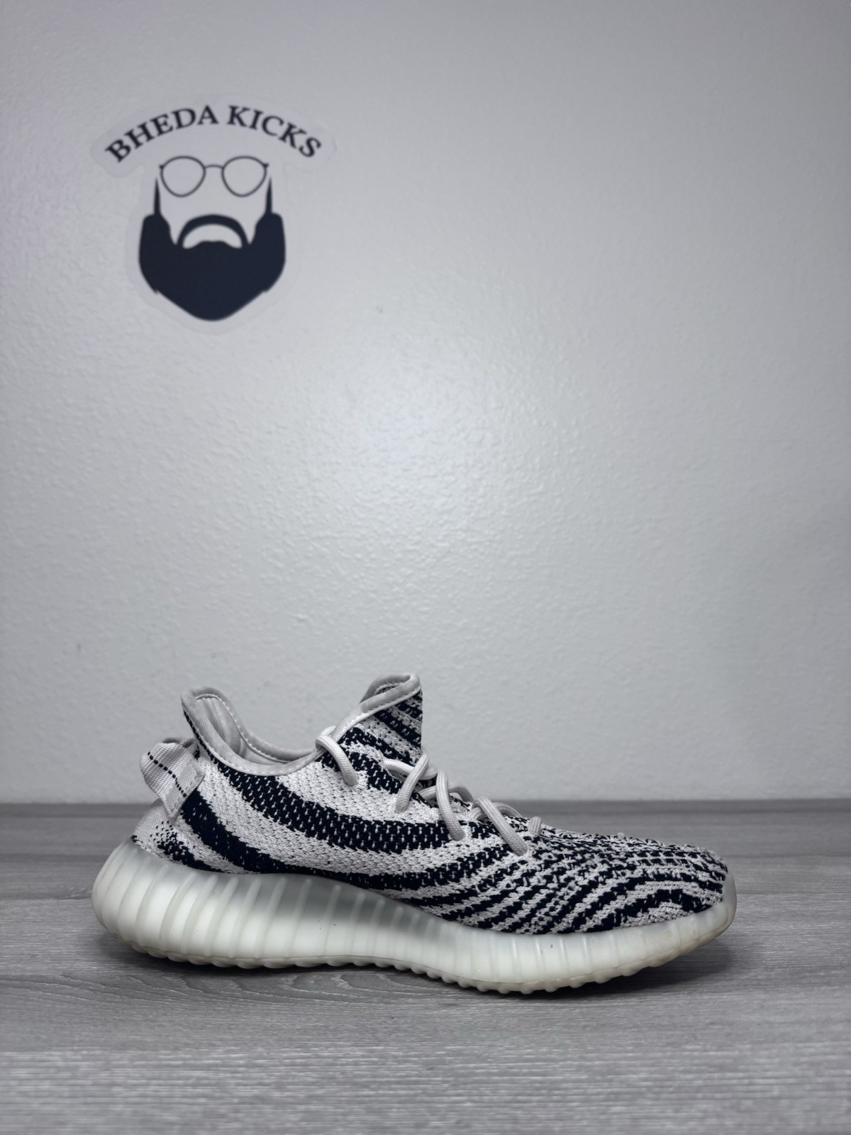 Size 8 – Adidas Yeezy Boost 350 V2 “Zebra” Men’s CP9654 Preowned Sneaker