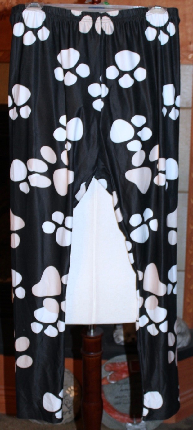 L / XL NWT Women’s Lily By Firmiana Pawprints Black Beige White Leggings