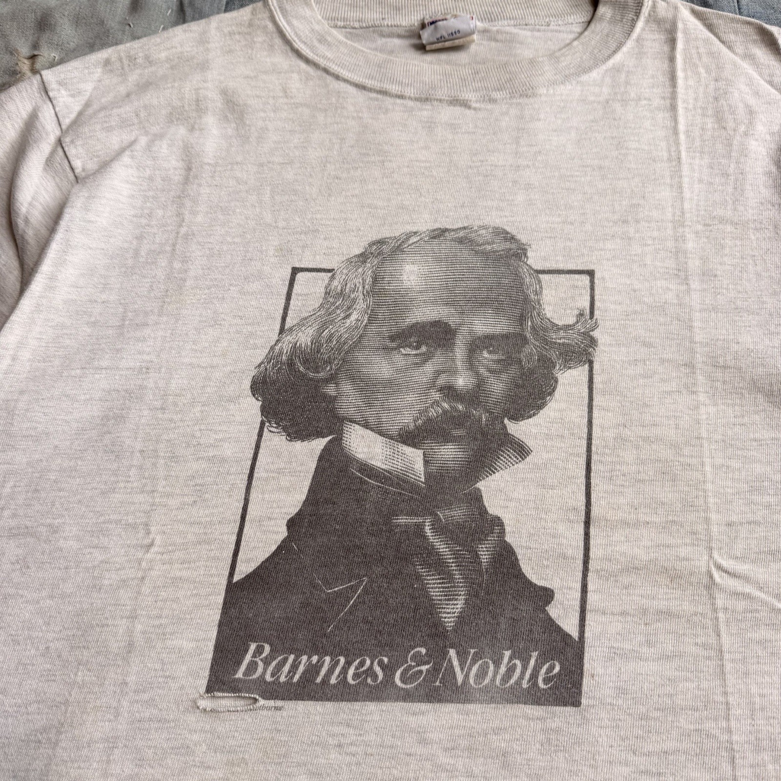 Vintage Nathaniel Hawthorne Barnes & Noble MV Sport Single Stitch 90s Size XL