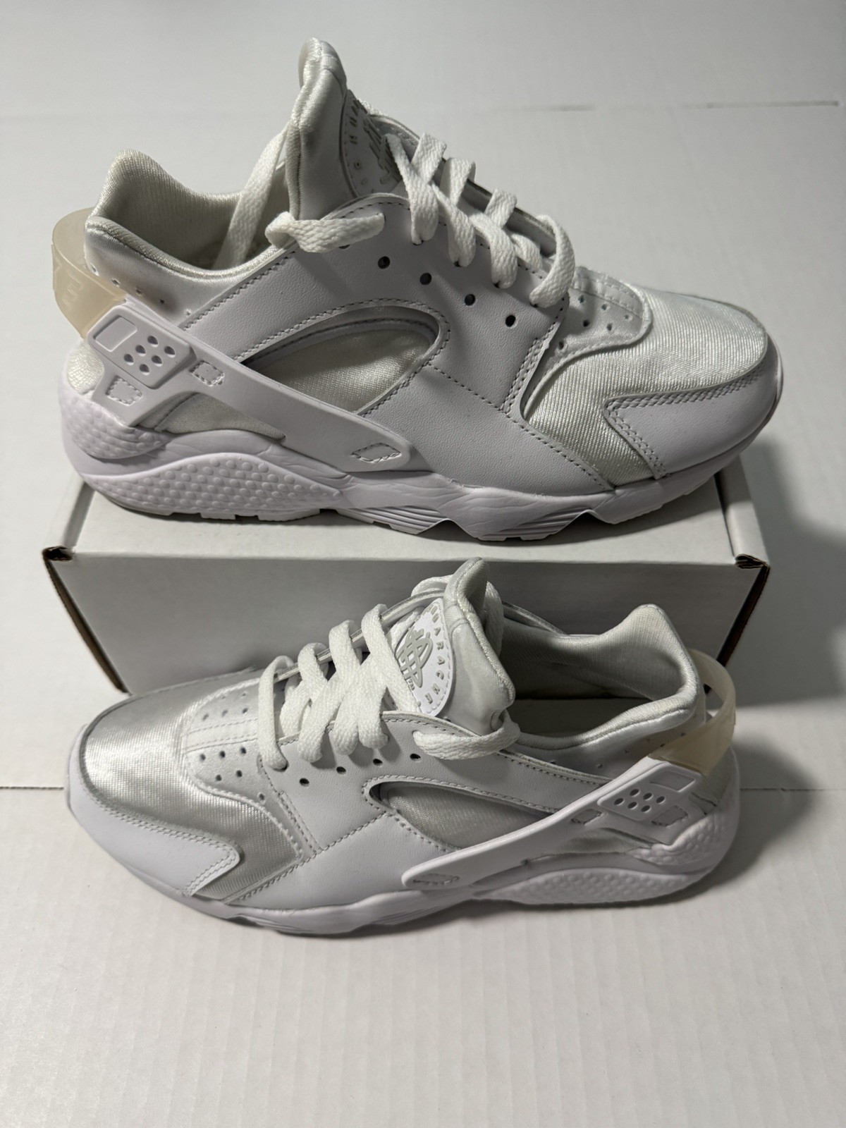 Nike Air Huarache Triple White Women’s Size 8