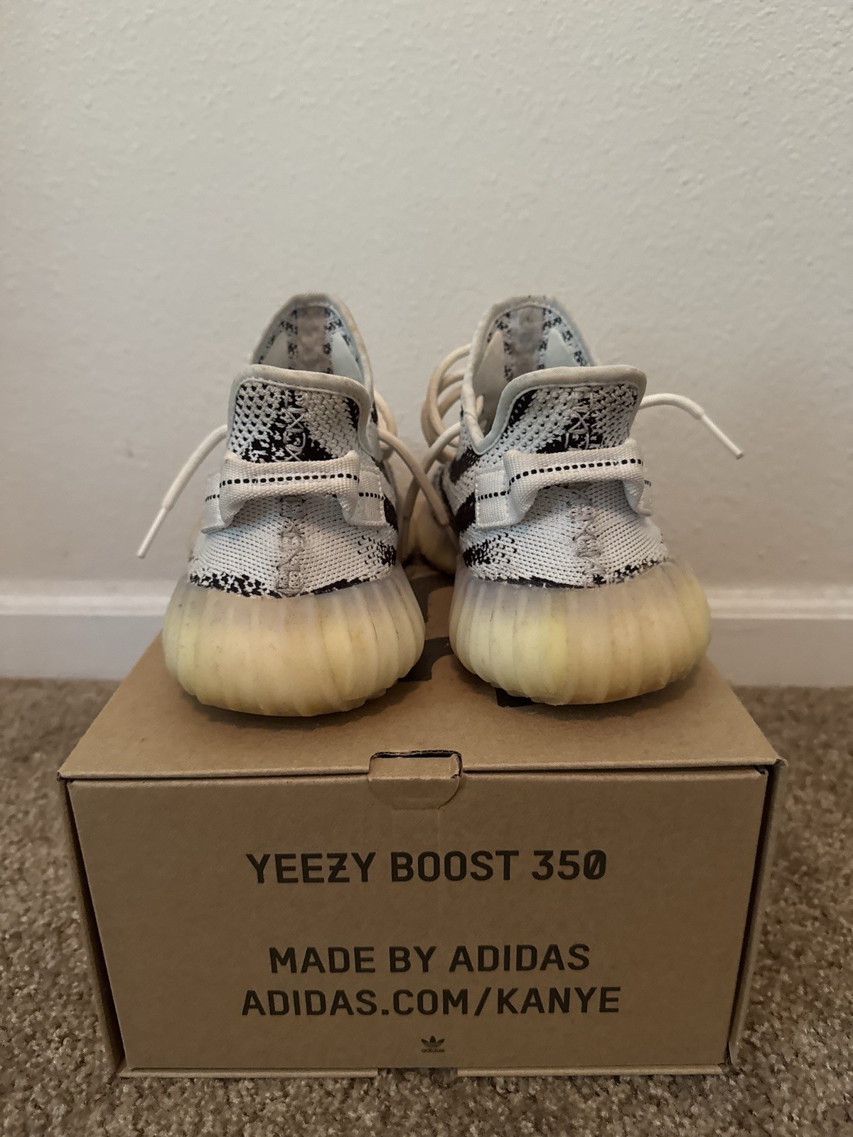 Yeezy V2 Zebra Size 8.5 Men’s Used In Good Condition
