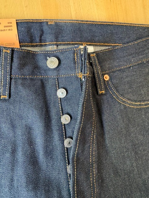 Levi’s Men’s 501 Original Shrink to Fit Denim Button Fly Classic Rise Jeans