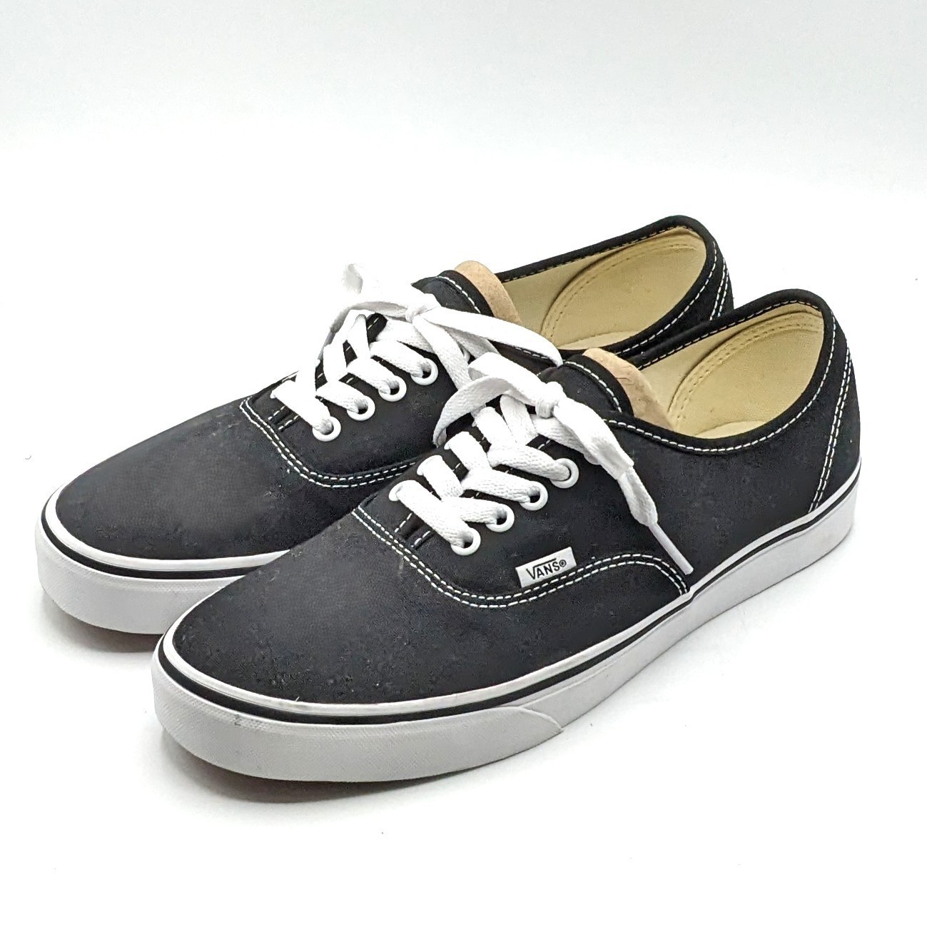 VANS “Authentic” Men’s Classic Icon Black Canvas Upper w/ Rubber Sole Shoes NEW