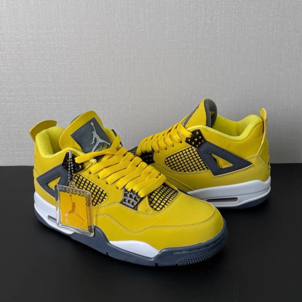 US Size 7-12 Jordan 4 Retro “Tour Yellow”Men’s Mid Top Basketball Shoes