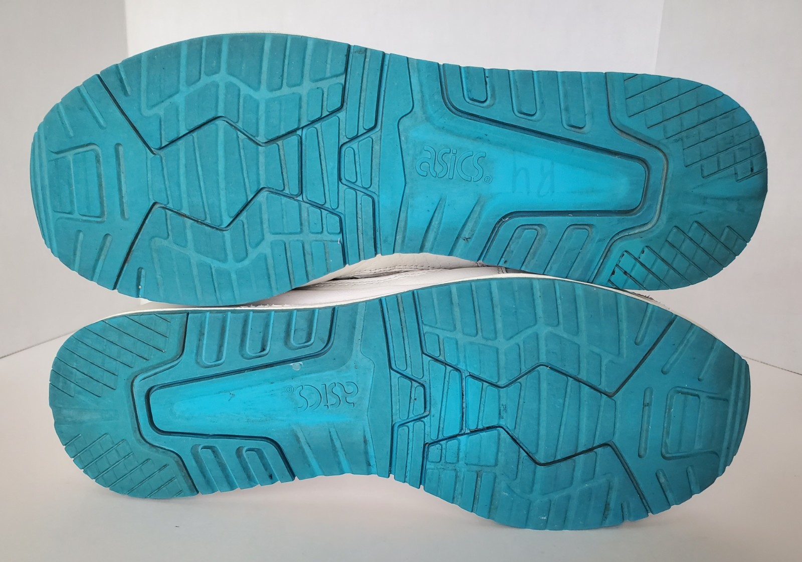 Size 12 – Men’s Asics Gel-Lyte III “Miami Vice” White/White H540L